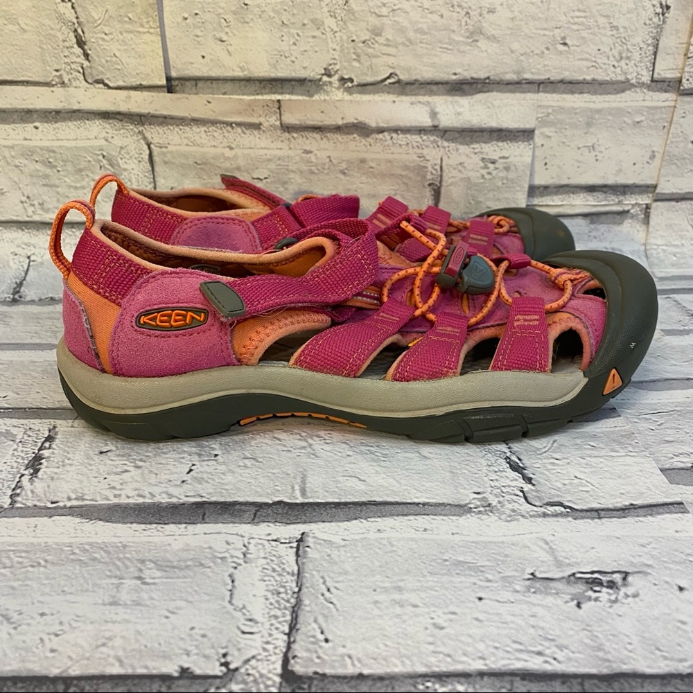 Keen women’s hiking sandal